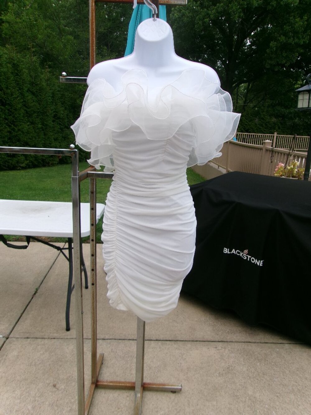 FASHION NOVA WHITE RUFFLE MINI DRESS M